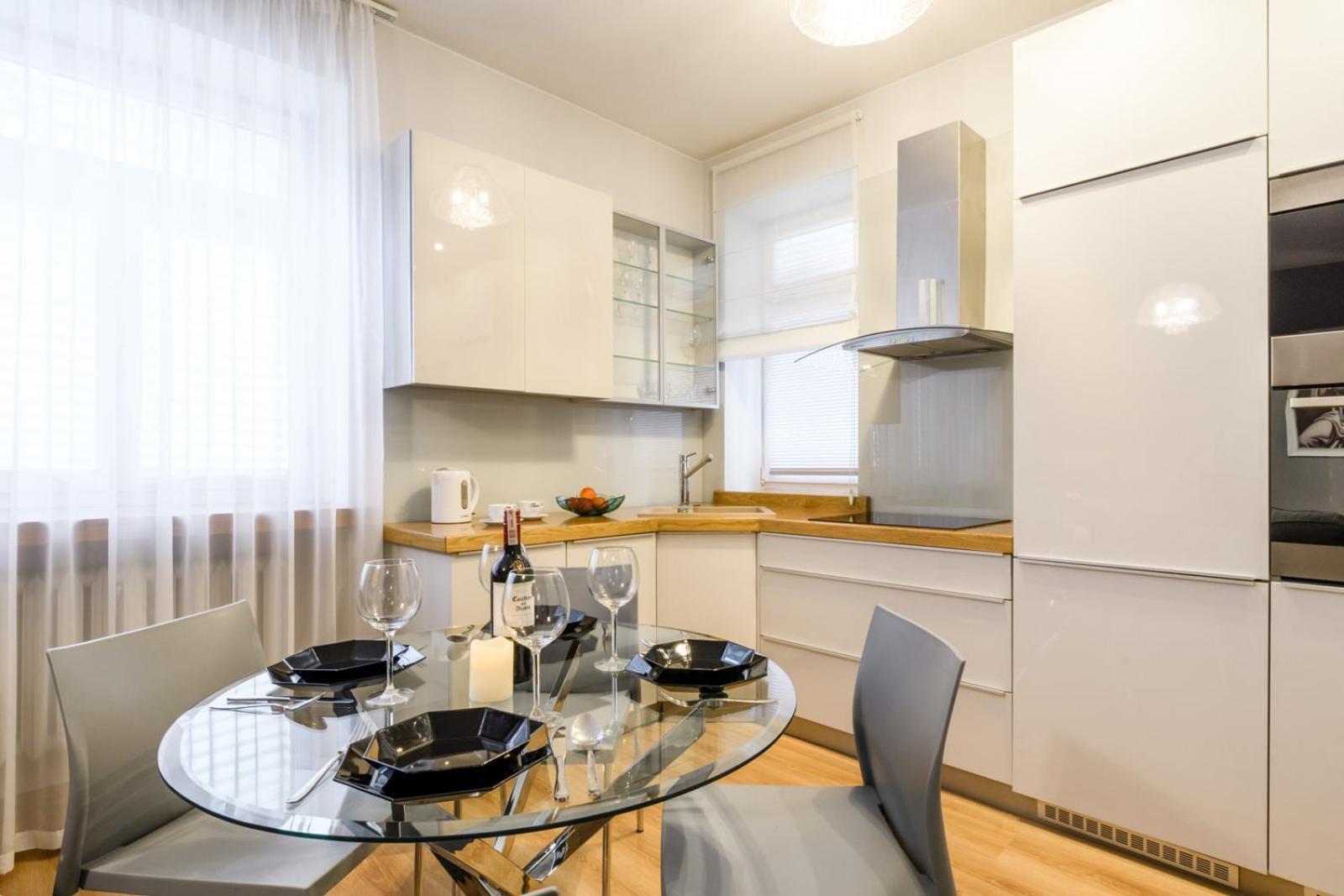 Nr 1 Europa22 Centrum Apartment Old Town Warsaw Stare Miasto Historyczna Kamienica Umiejscowiona W Zabytkowej Czesci Warszawy Obok Parku Multimedialnego I Barbakanu Parking 24H Sniadanie Opcjonaln Breakfast Optional Check In From 14 Pm Parter Ground Екстериор снимка