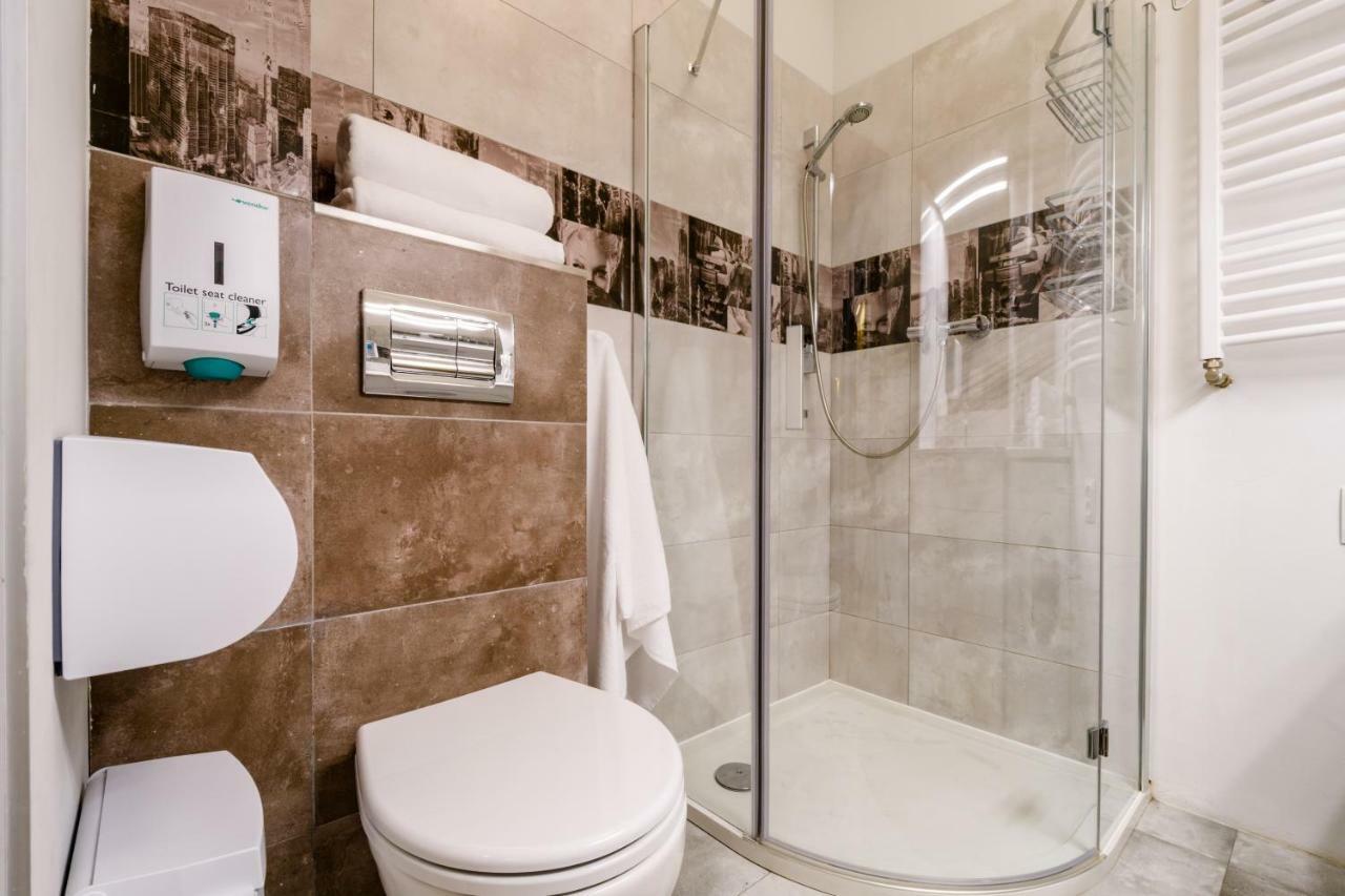Nr 1 Europa22 Centrum Apartment Old Town Warsaw Stare Miasto Historyczna Kamienica Umiejscowiona W Zabytkowej Czesci Warszawy Obok Parku Multimedialnego I Barbakanu Parking 24H Sniadanie Opcjonaln Breakfast Optional Check In From 14 Pm Parter Ground Екстериор снимка